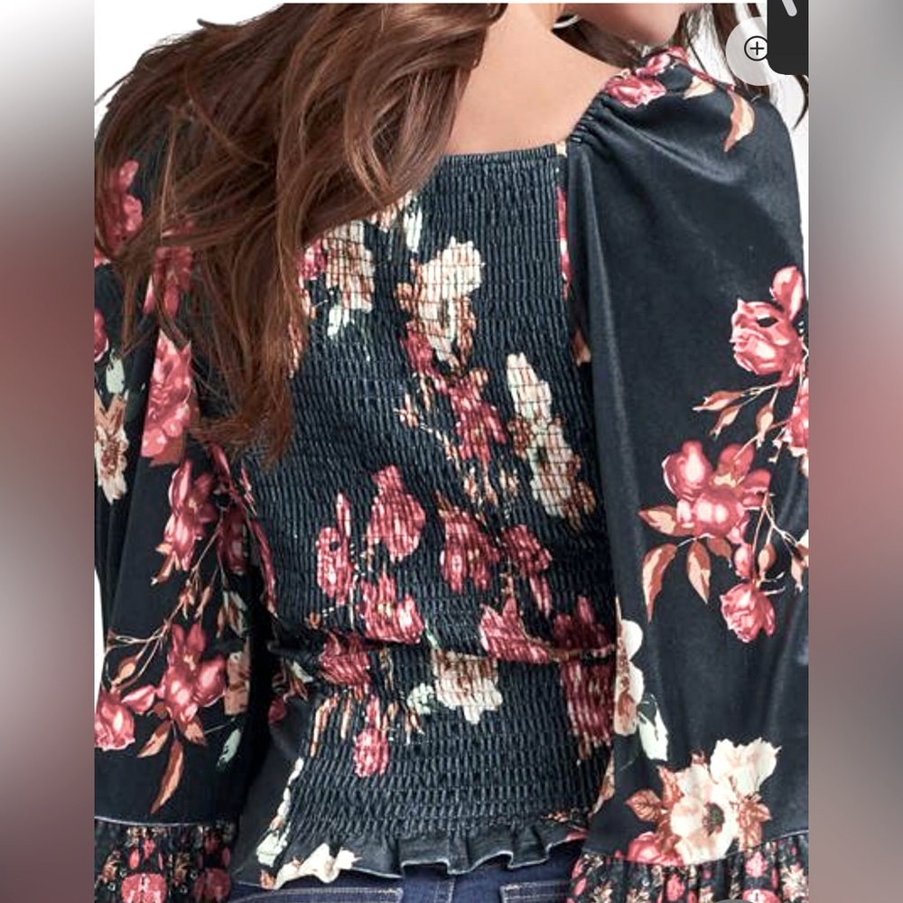 VENUS Boho Top, Bell-Sleeves, Black With Floral/Cream Border, Size: Small NWOT - Picture 2 of 5